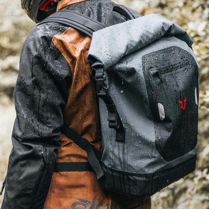 SW MOTECH BACKPACK DAILY WATERPROOF 22L BLACK