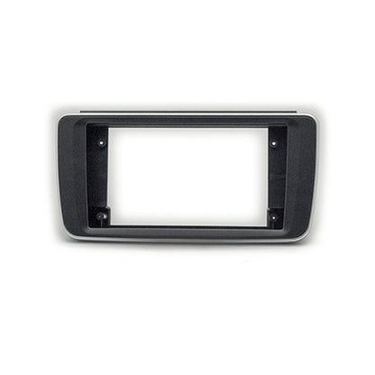 FITTING KIT 9" DASH NISSAN LEAF 2018 ON (BLACK WITH SILVER TRIM)