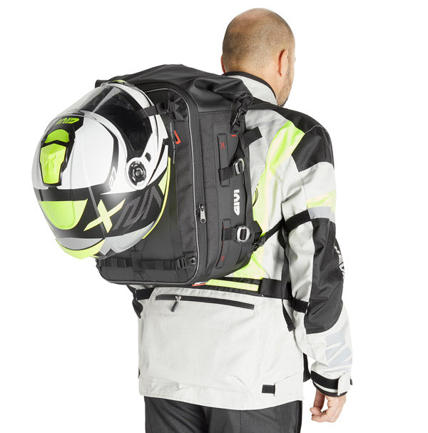 XL02_backpack-dressed